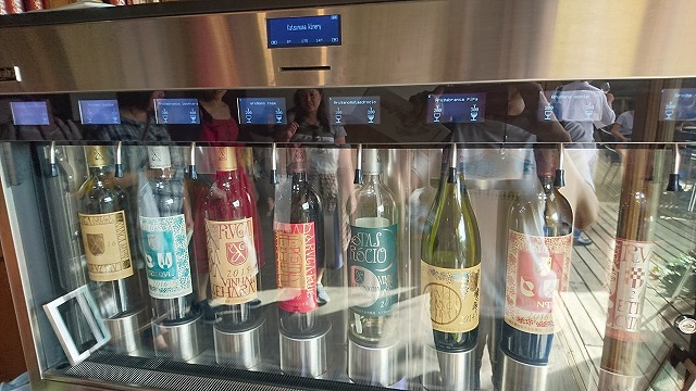 勝沼醸造(株)の試飲の機械
