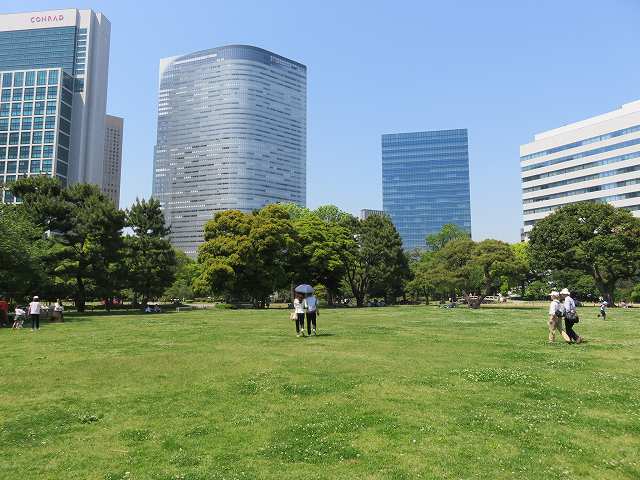 浜離宮恩賜庭園内にある「内堀広場」