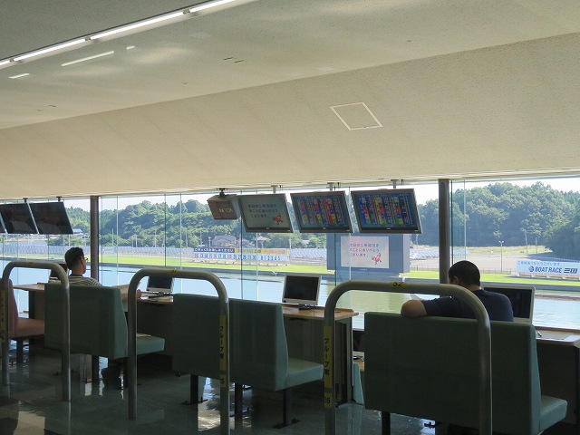 三国競艇場3階の指定席