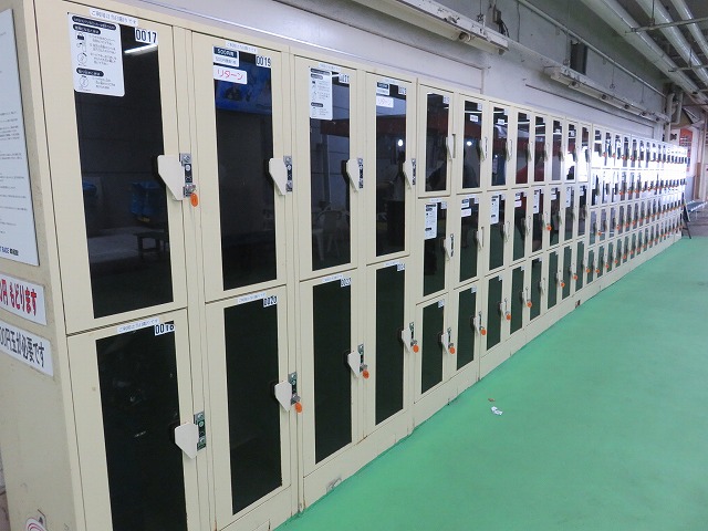 平和島競艇場1階フロアのコインロッカー