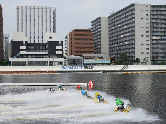 平和島競艇場の第1ターンマーク
