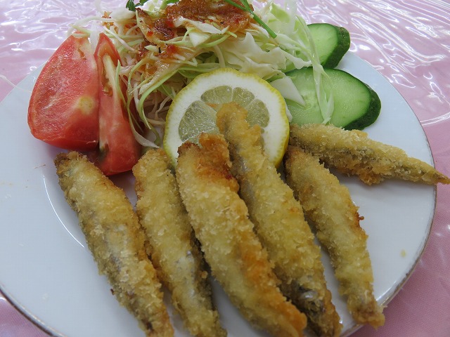 赤城山の大沼近くの食堂のわかさぎ