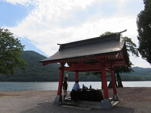 赤城山大沼近くの赤城神社
