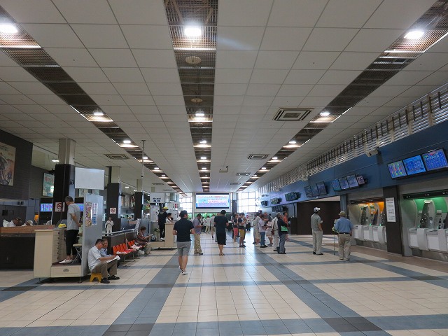 江戸川競艇場2階投票所