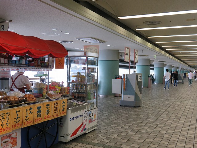 びわこ競艇場2階投票所