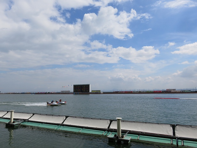 びわこ競艇場の水面