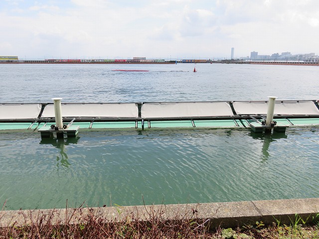 びわこ競艇場の水面1マーク側