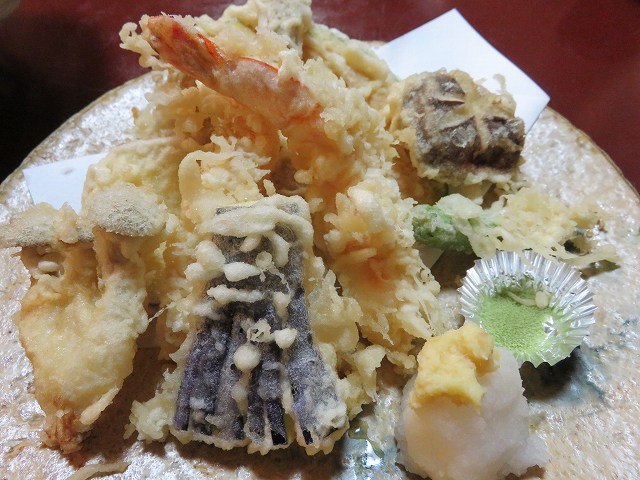 浜松市の居酒屋「百里」の天ぷら盛り合わせ