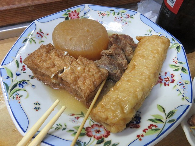 唐津駅前ガード下の居酒屋「美好子」のおでん