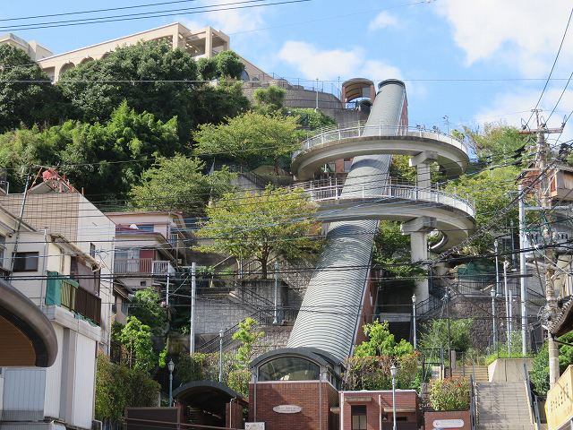 グラバー園に向かうエレベーター「グラバースカイロード」