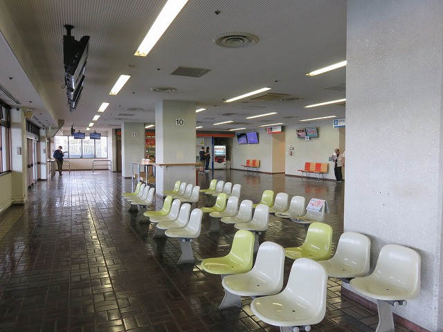 福岡競艇場の1階スタンド