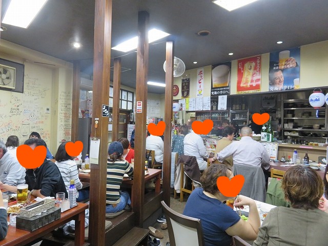 戸田公園駅近くの居酒屋「ごさろ」の店内のようす