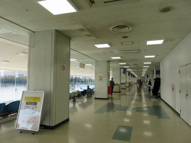 多摩川競艇場の2階一般席