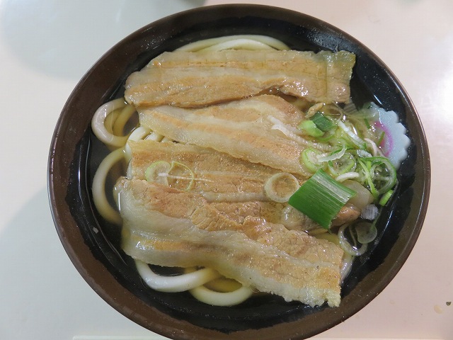 多摩川競艇場の肉うどん