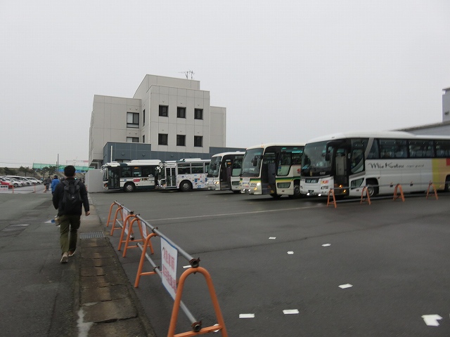 津競艇場の無料バス乗り場