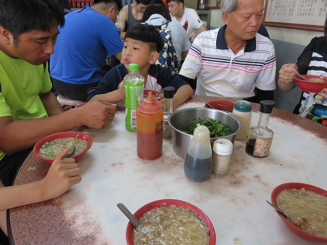 鹿港の第一市場前にある麺線糊専門店「王罔麵線糊」
