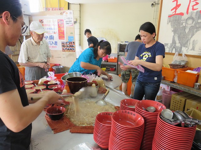 鹿港の第一市場前にある麺線糊専門店「王罔麵線糊」
