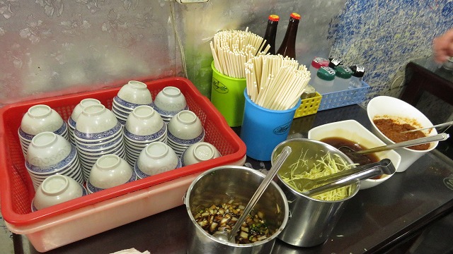 台南の「文章牛肉湯」の店内