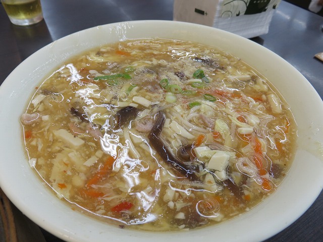 台南の「上海味道小籠湯包」の酸辣湯