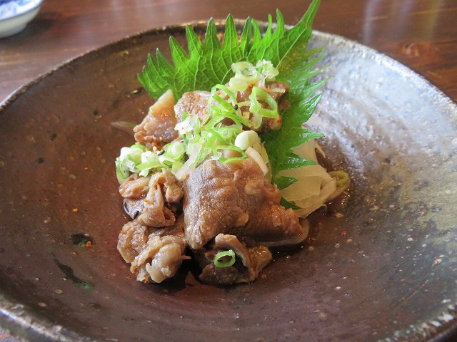 常滑市の居酒屋「よなよな」の牛すじ肉のポン酢がけ