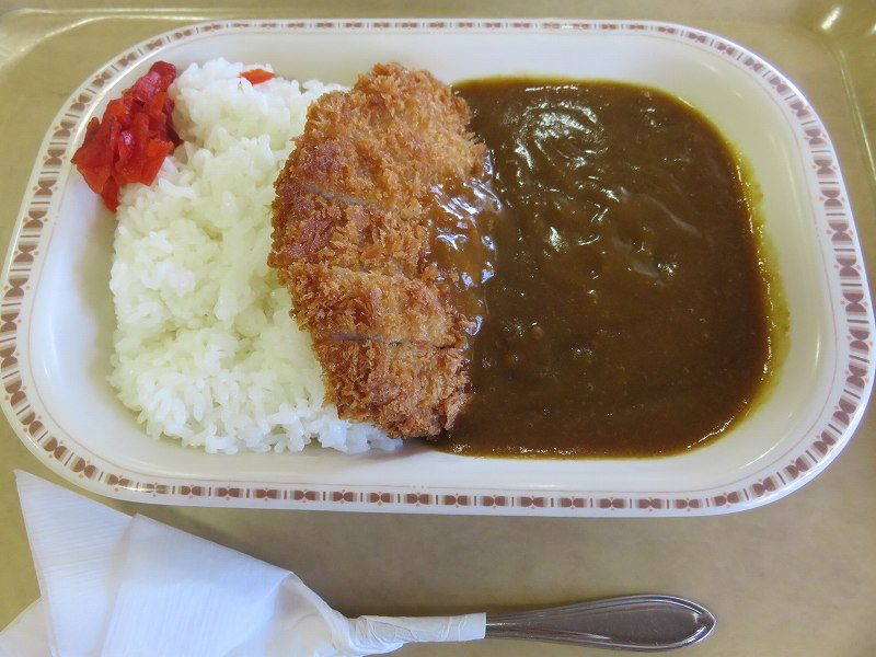 尼崎競艇場の2階レストラン「水明」のカツカレー