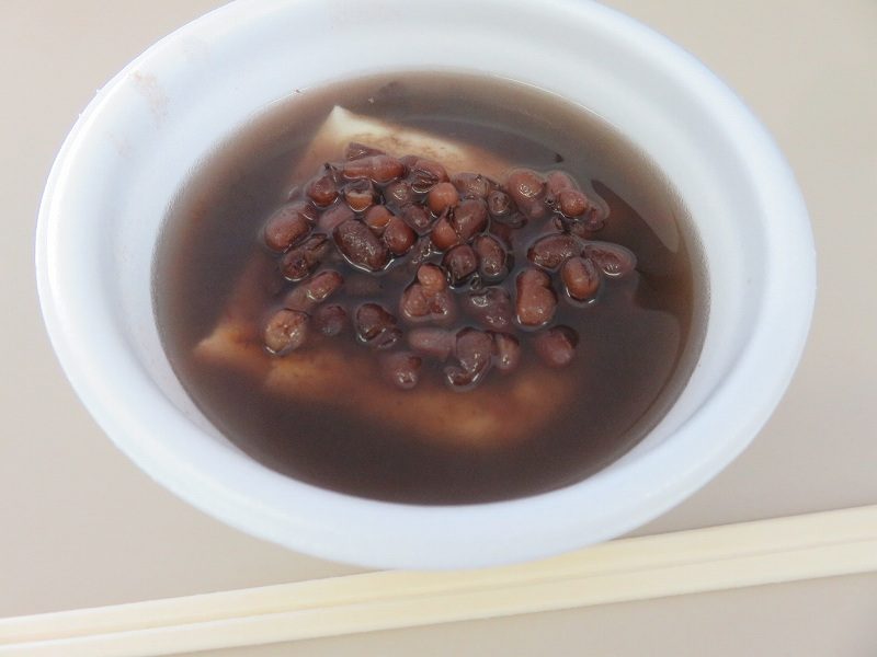 尼崎競艇場の5階有料席フロア内の売店のぜんざい