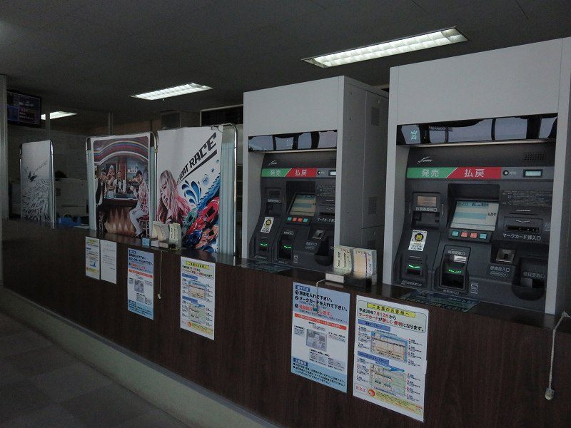 住之江競艇場の1階「中央招待席」内にある投票機