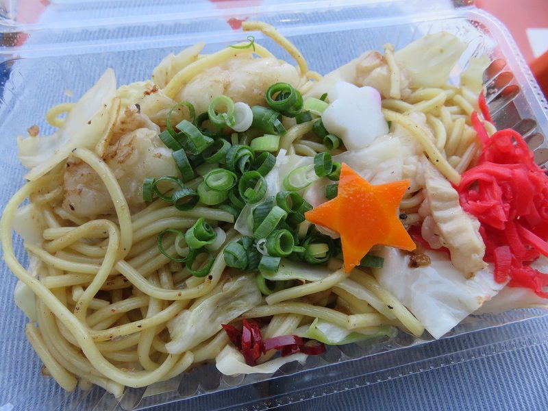 住之江競艇場の1階2マーク側売店の塩だれホルモン焼きそば(500円)