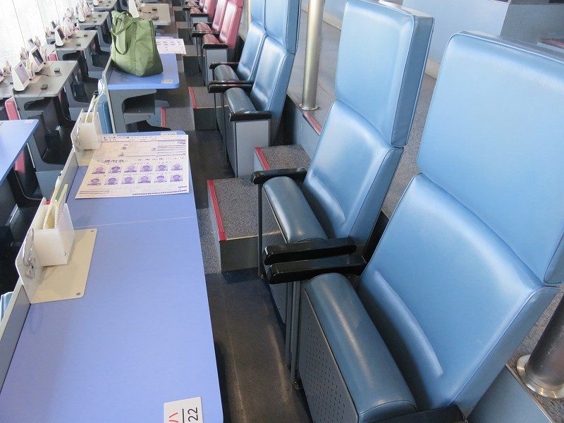 住之江競艇場の指定席・エコノミーシートの座席