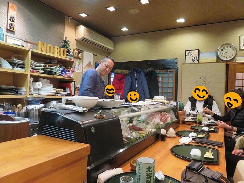 「鮨dining松雪」のカウンター席のようす