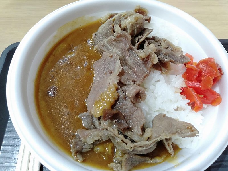 宮島競艇場の4階指定席フロアにある食堂「勝海舟」の煮込み牛カレー