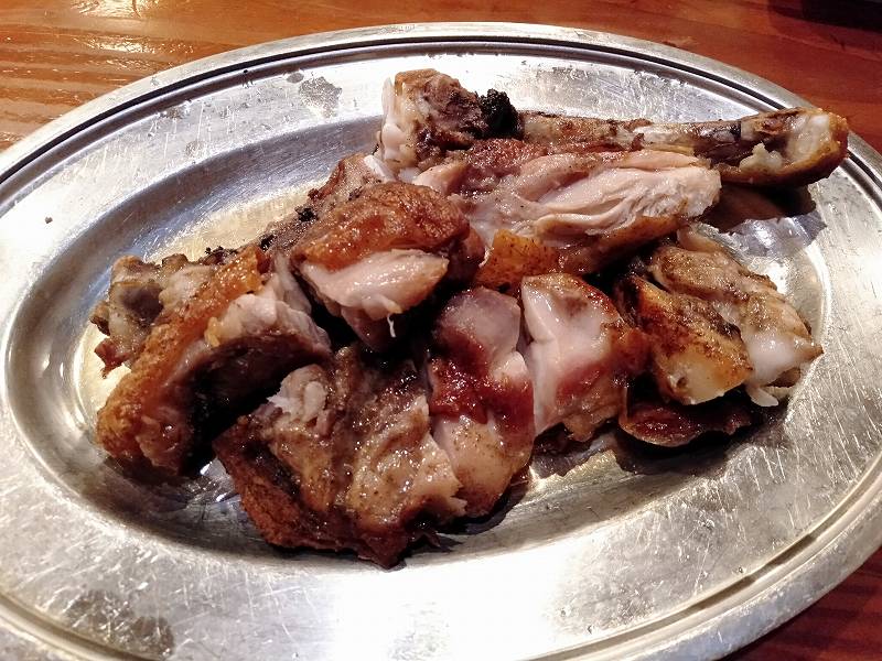 丸亀駅近くの「やき鳥三太郎」の骨付き鳥