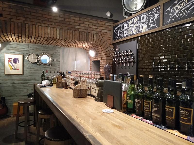 丸亀市のクラフトビール醸造所「MARUGAME MIROC BREWERY」の店内
