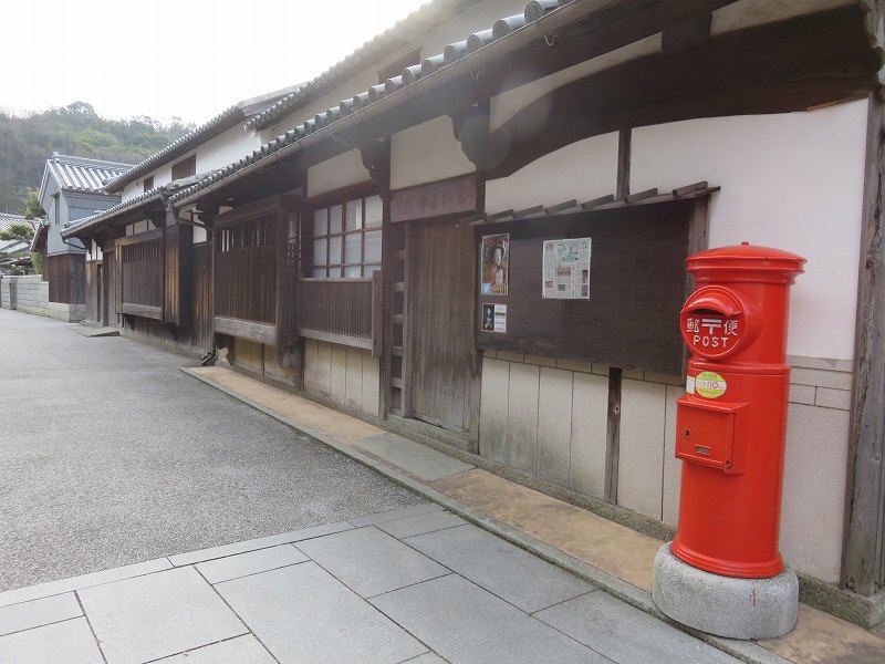 本島の「笠島まちなみ保存地区」のようす