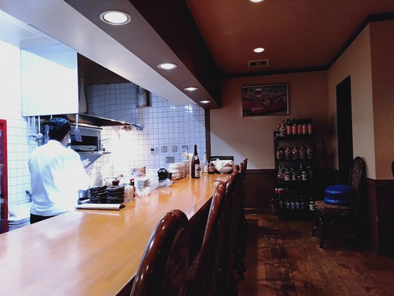 洋風居酒屋カバレ―の店内の様子