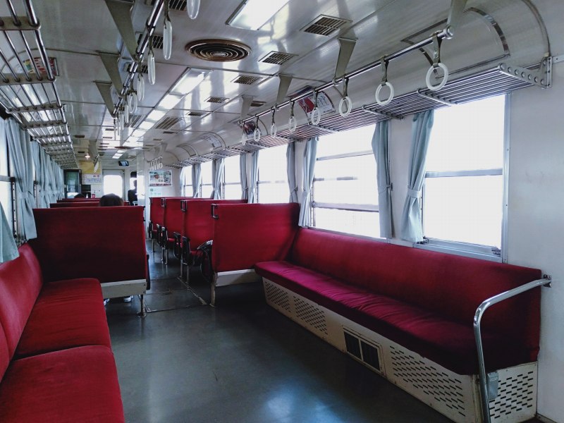 わたらせ渓谷鐵道の普通列車の車内