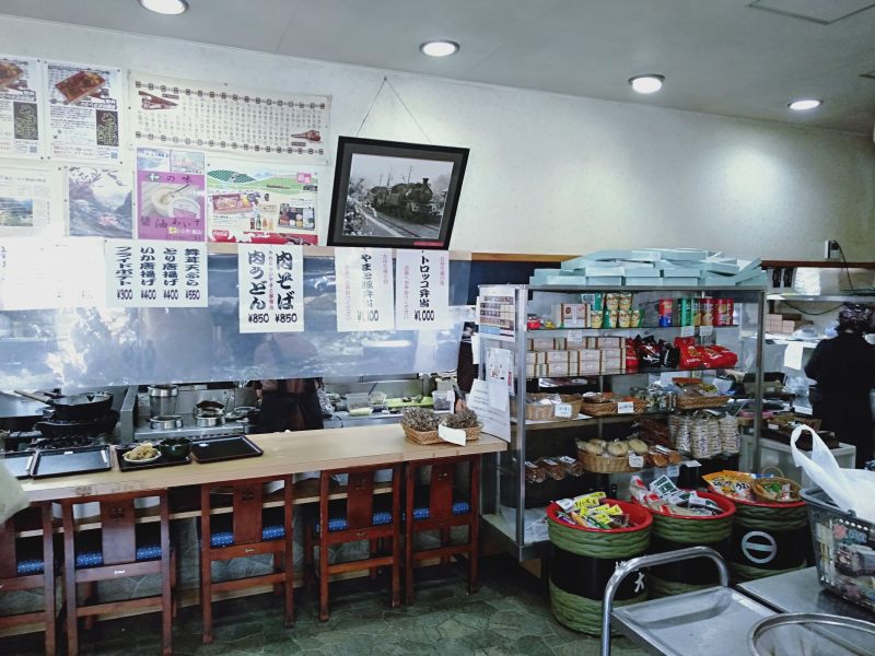 「列車のレストラン清流」の店内のようす