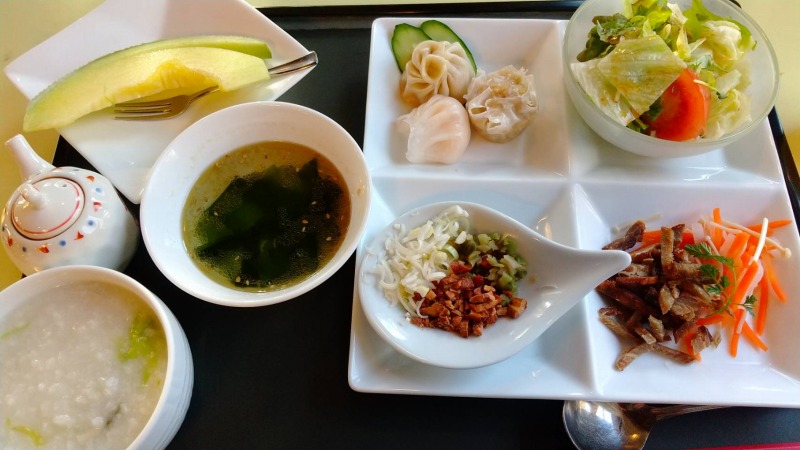 伊香保温泉の洋風旅館ぴのんの中華朝食