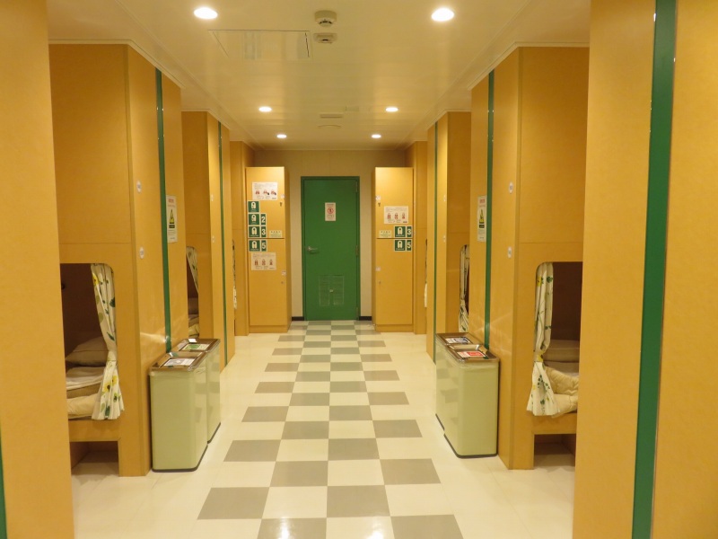 オーシャン東九フェリー「りつりん」の2等洋室の相部屋
