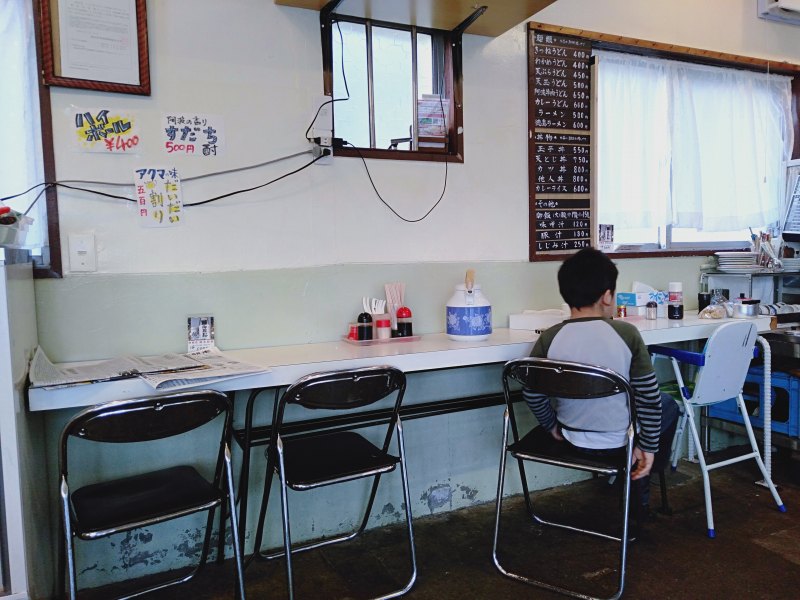 うずしお食堂の店内のようす