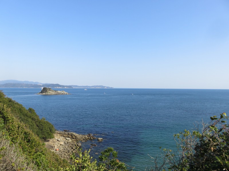 渦見茶屋の近くの展望台から見える海