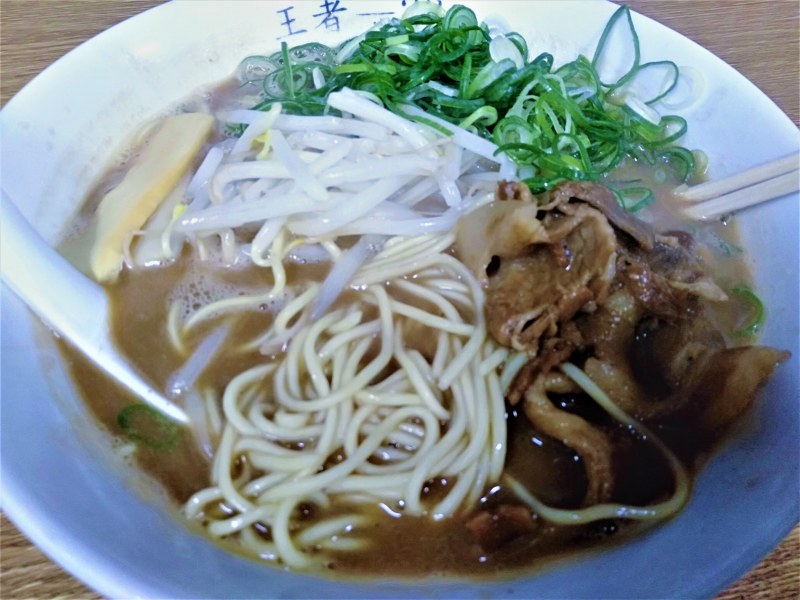 徳島ラーメン「王者-23」の中華そば