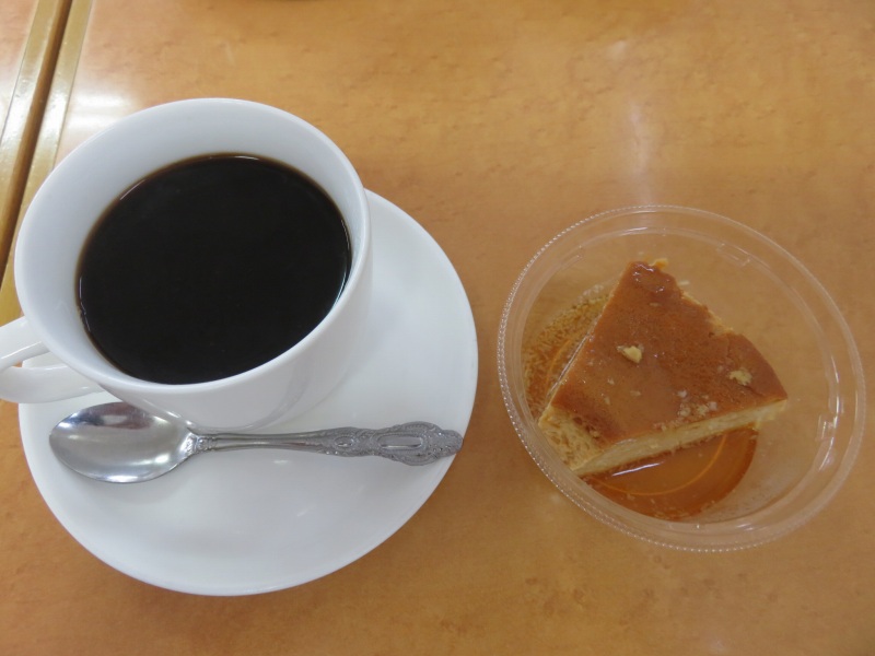 TOMI(トミー)のコーヒーとプリン