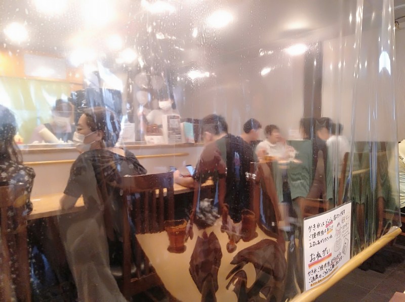 京氷菓つららの店内のようす