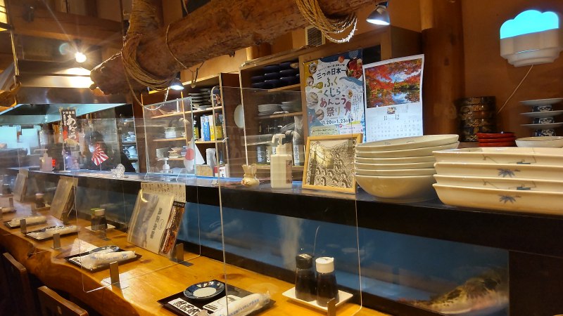 唐戸の「魚正本陣」の店内のようす