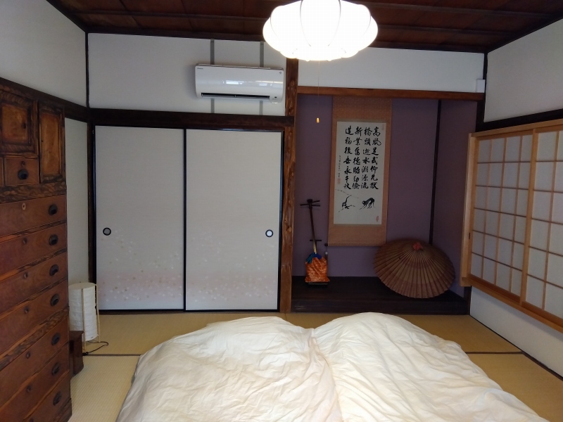 桐生市オキヤゲストハウス＆タパスバーの客室「桜」