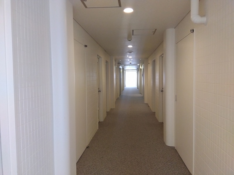 アンテルーム京都の客室階の廊下