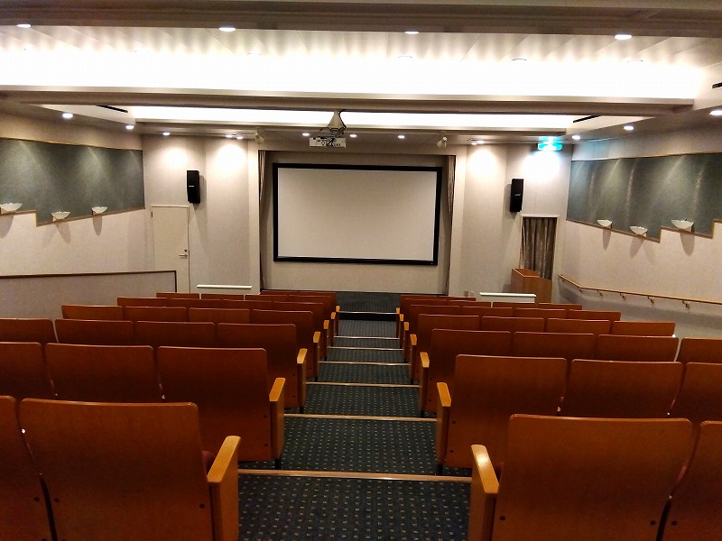 東京九州フェリー「すずらん」の船内の映画館