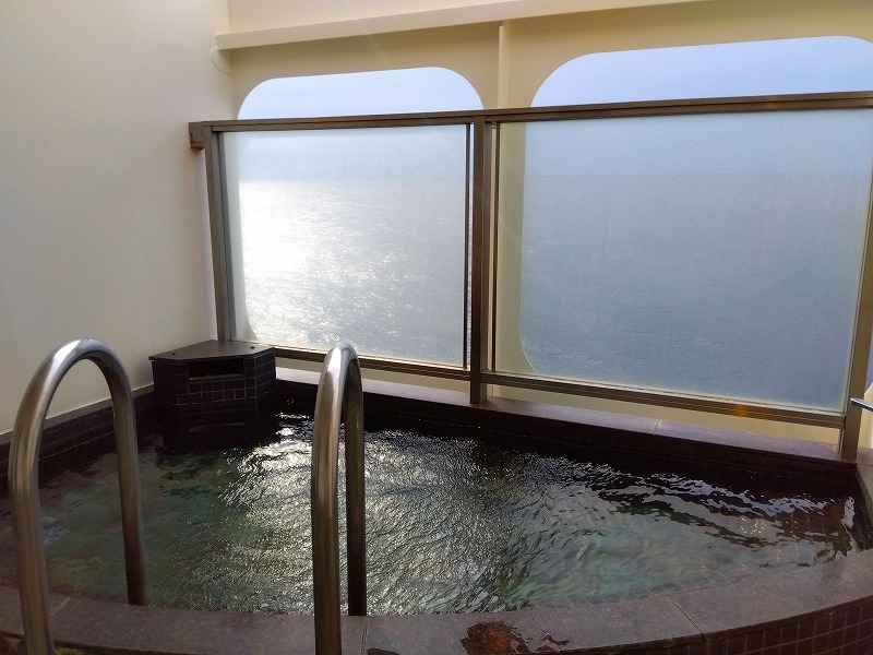 東京九州フェリー「すずらん」の船内の露天風呂