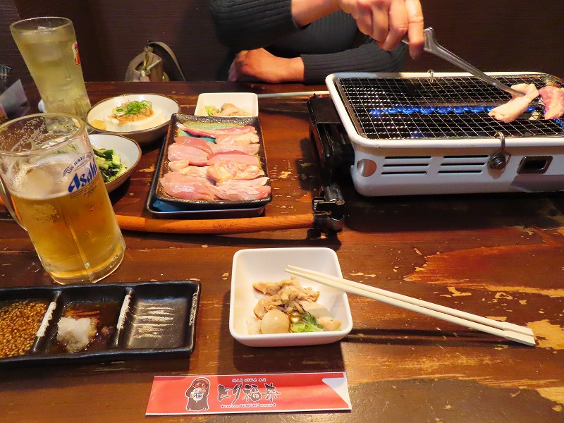 児島のPATIO内のお店「とり福来」の店内のようす